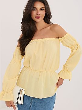 Bluzka Italy Moda  A sleeveless blouse is a comfortable and stylish option for everyday wear, ideal for women who value freedom and a feminine look. Made of so