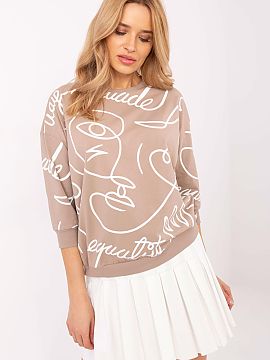 Bluzka Rue Paris  The everyday blouse is the perfect choice for those who value comfort and a trendy look in any situation. Made of high-quality cotton blend 