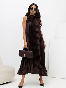 Formal dress Rue Paris  The pleated cocktail dress is an elegant proposition that will work perfectly for special occasions and parties. Its light, airy midi length