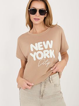 Bluzka Rue Paris  The everyday blouse is a comfortable and stylish proposal, perfect for everyday wear. Made of a pleasant to the touch blend of viscose with 