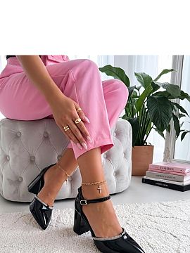 Block heel pumps Solea  Elegant patent leather pumps with decorative zircons are a perfect choice for women who want to add a unique shine to their outfits. The shi