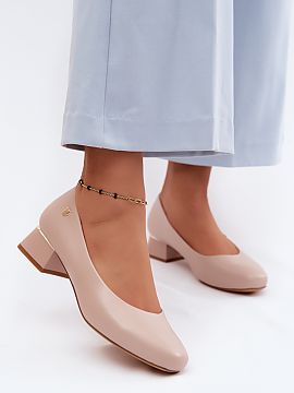 Heeled pumps Step in style  