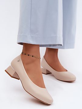 Heeled pumps Step in style  