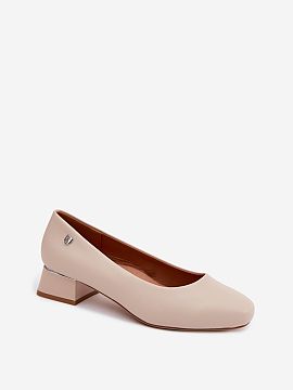 Heeled pumps Step in style