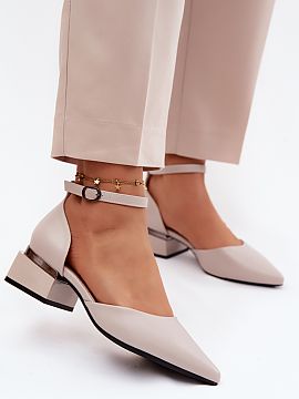 Heeled pumps Step in style  