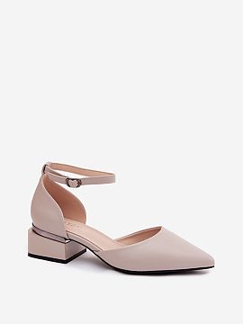 Heeled pumps Step in style