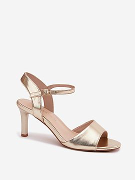 Heel sandals Step in style
