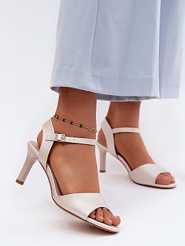 Heel sandals Step in style  
