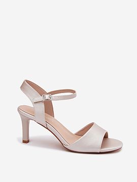 Heel sandals Step in style