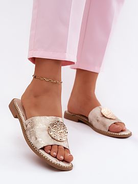 Flip-flops Step in style  Women\'s eco leather sandals from the S.Barski brand are a stylish proposal for summer that combines comfort with an elegant look. The unive