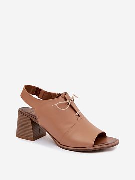 Heel sandals Step in style