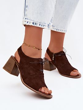 Heel sandals Step in style  Women\'s sandals made of natural leather are a stylish proposal for women who appreciate elegance and comfort. The model, set on a slim heel