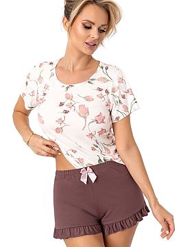 Pyjama Donna  The women\'s Amaris short pajamas with short shorts finished with a frill are a combination of comfort and subtle elegance. The model is mad