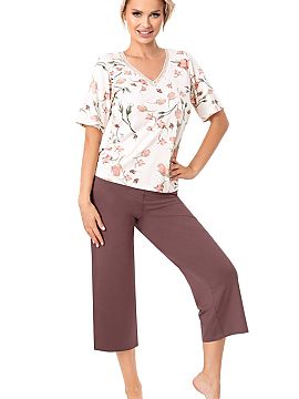 Pyjama Donna  Women\'s Amaris pajamas with 3/4 pants are an ideal proposition for women looking for a combination of comfort and elegant style. Made of so