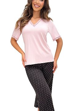 Pyjama Donna  Women\'s pajamas Pati in polka dots is a combination of comfort and subtle elegance, perfect for quiet evenings and comfortable sleep. The c