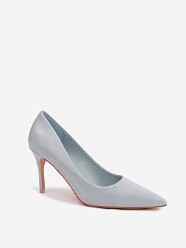 High heels Step in style