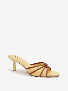 Heeled sandals Step in style