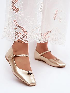 Ballet flats Step in style  Women\'s ballet flats made of imitation leather are a stylish proposal for women who appreciate comfort and trendy details. The classic desi