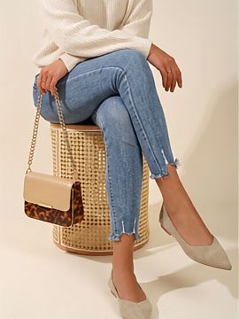 Ballet flats Step in style  Women\'s suede imitation ballerinas are an elegant and stylish proposition for women who appreciate classic styles in a modern version. The 