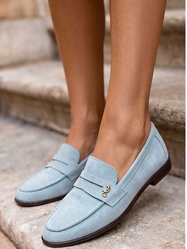 Mocassin Step in style  Moccasins made of suede imitation are an elegant and comfortable option for everyday wear. The classic style combined with fashionable detai