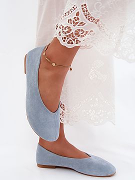 Ballet flats Step in style  Women\'s ballet flats made of suede imitation are a comfortable and stylish proposition for everyday wear. The classic, flat design ensures 