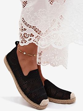 Espadrille Step in style  Perforated moccasins made of textile material are a light and comfortable option for warmer days. The classic cut combined with a breathable