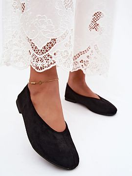 Ballet flats Step in style  Women\'s ballet flats made of suede imitation are a comfortable and stylish proposition for everyday wear. The classic, flat design ensures 