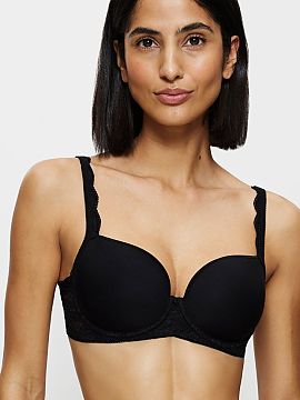 Padded bra Triumph  The Amourette WP 10214770-0004 spacer bra with underwires is a combination of lightness, modern technology, and elegant finishing. The model