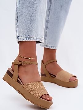 Buskin Step in style  Women\'s wedge sandals from the Wrangler brand are a stylish and comfortable option for warm days. Their universal design complements both e
