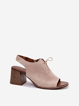 Heel sandals Step in style