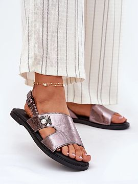 Sandals Step in style  Women\'s sandals from the Vinceza brand are a combination of style and comfort. Made of high-quality eco leather, they are set on a flat hee