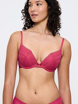 Push up Triumph  The push-up bra Aura Spotlight 10216452-6653 was designed with exceptional moments in mind, although its comfort and elegance make it perfec
