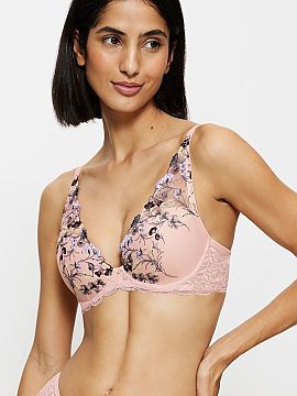 Padded bra Triumph  The Sensual Spotlight WP 10219831-7308 underwired bra is a model that harmoniously combines aesthetics with functionality. The high-cut midd