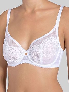 Soft Triumph  The soft Beauty-Full Darling W02 10156816 bra is an exceptionally feminine model that captivates with elegant lace inspired by oriental patt