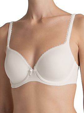 Padded bra Triumph  Triumph Perfectly Soft WHP bra is a timeless basic model that combines subtle aesthetics with everyday functionality. It is a universal prop