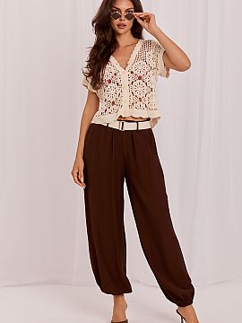 Women trousers Rue Paris  Women\'s material jogger pants are a comfortable and modern model that will work great both for everyday wear and for work. The smooth, mini