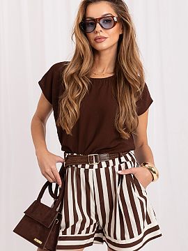 Shorts Italy Moda  Stylish women\'s fabric shorts are the perfect choice for everyday wear, especially on warmer days. They stand out with a fashionable stripe