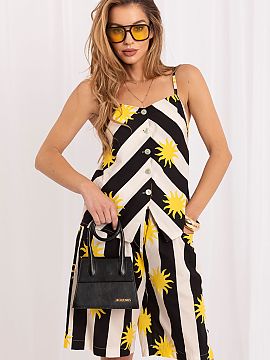 Shorts Italy Moda  Women\'s material shorts are a perfect choice for warm days for women who value comfort and original look. The combination of classic stripe