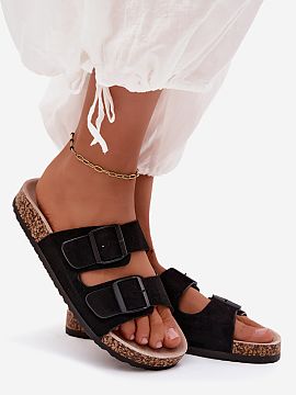 Flip-flops Step in style  Women\'s sandals are a combination of comfort and timeless style, which is perfect for everyday use. The model has a contoured, leather inso