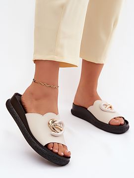 Buskin Step in style  Women\'s leather sandals from the S.Barski brand are an elegant and comfortable option for warm days. The classic design makes the model per