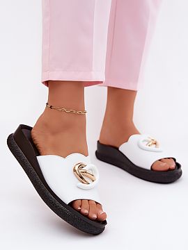 Buskin Step in style  Women\'s leather sandals from the S.Barski brand are an elegant and comfortable option for warm days. The classic design makes the model per