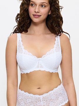 Soft Triumph  Soft Amourette 10209584-0003 bra is an elegant proposition for women who value comfort, excellent support, and timeless style. The model is 