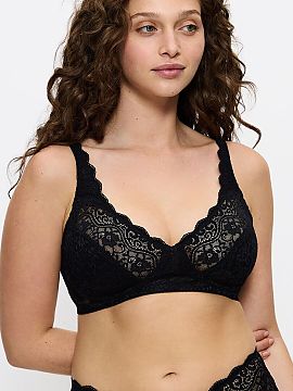 Soft Triumph  A wire-free bra Amourette 10210704-0004 is made of fabric containing LYCRA fiber, which ensures a perfect fit to the silhouette and freedom 
