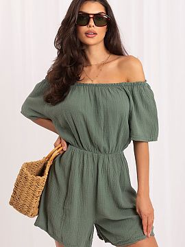 Suit Italy Moda  Light and comfortable jumpsuit made of airy muslin cotton is a perfect choice for warm days. The natural material ensures wearing comfort, a