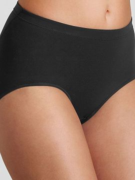 Panties Sloggi  Shape H Maxi 10146359 figs with a high waist provide comfort and perfect fit. Thanks to the smooth finish, they do not show through clothing