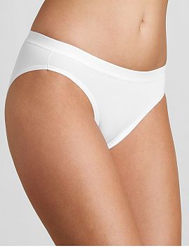 Panties Sloggi  Sensual Fresh Tai 10092653 is a classic model that combines minimalist style with exceptional comfort. Smooth, delicate, and slightly elasti