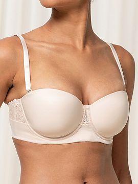 Braceless bra Triumph  Vivid Spotlight WDP 10210631 balconette bra is an elegant model created with excellent support and versatility in mind. The underwired cups 