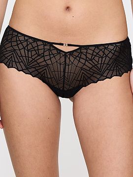 Panties Triumph  Hipster style figs from Triumph\'s That Night In Vegas collection combine refined style, feminine character, and everyday comfort. The mediu