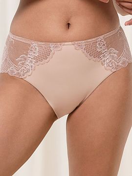 Panties Triumph  Wild Peony Florale Maxi briefs 10209626 from Triumph are a combination of exceptional comfort, subtle style, and perfect fit. The model deli