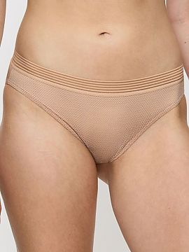 Panties Triumph  Infinite Sensation Tai 10189946 by Triumph is a unique combination of comfort, feminine style, and modern details. The model stands out with